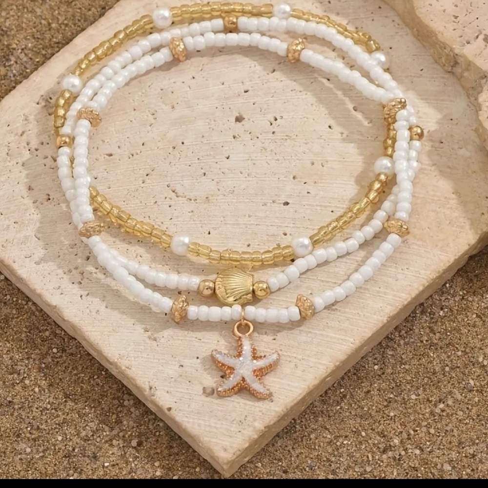 Gold and White Beaded Starfish Bracelet